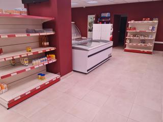 Miete Geschäftsraum in Can Calders. Local con o sin traspaso en tienda totalmente montada.