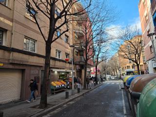 Piso  Carrer de mossn jacint verdaguer. Piso sin posibilidad de visita alquilado- contrato renta antiga
