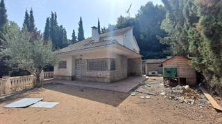 Chalet  Avinguda de la mare de déu de lourdes. 5 hab. piscina, etc -- sin posibilidad de visita--