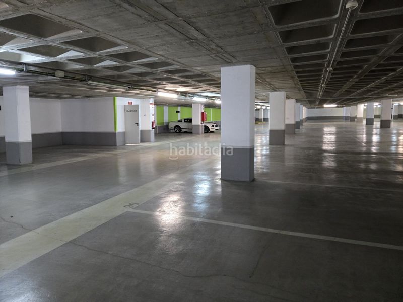 Foto b6fbc7cd-05e9-4670-8a12-a3989468761b. Aparcament cotxe a Centre-Can Nadal Sant Feliu de Llobregat