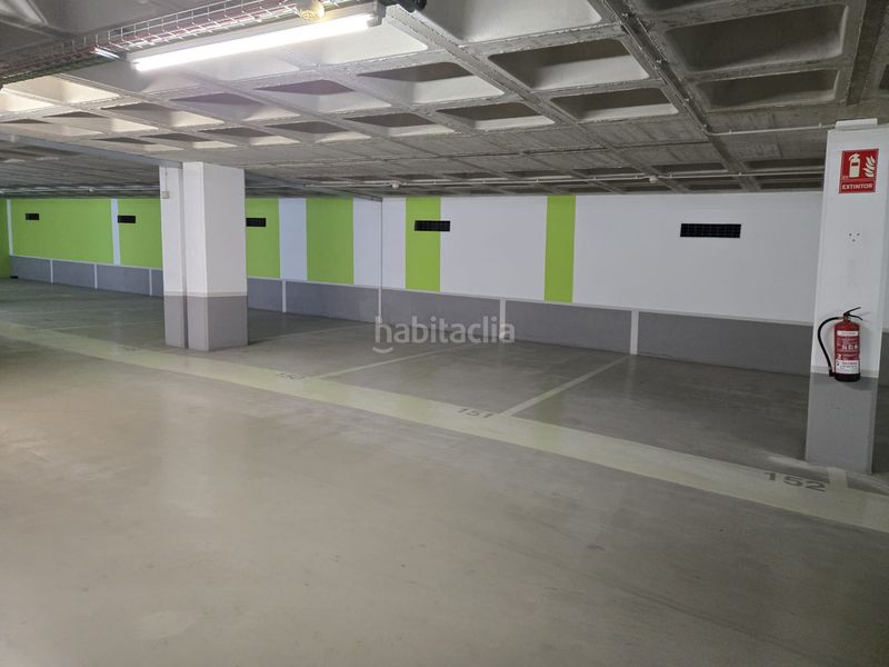 Foto c8f6f55f-7dbe-4230-8ddb-80d27a849758. Aparcament cotxe a Centre-Can Nadal Sant Feliu de Llobregat