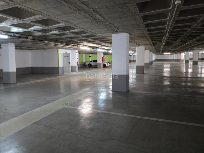 Foto b6fbc7cd-05e9-4670-8a12-a3989468761b. Parking voiture dans Centre-Can Nadal Sant Feliu de Llobregat
