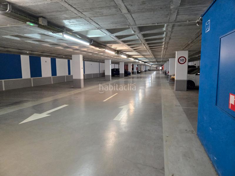 Foto cebf4a11-6681-429e-a1fa-6a36c03636e9. Parking voiture dans Centre-Can Nadal Sant Feliu de Llobregat