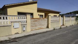 Chalet  Carrer pins. Casa zona inmejorable  jardin 582 m2 con piscina