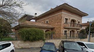 Chalet  Carrer josep capdevila. Casa 4 vientos   ocupada,  oportunidad.