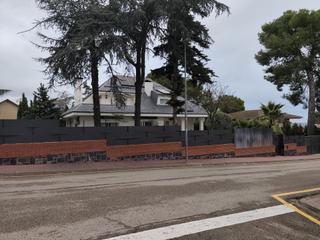 Chalet  Carrer 6. Casa alto standin colegio buena comunicacion, terreno lllano