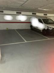 Aparcament cotxe a Centre. Junto rambla coche pqueño