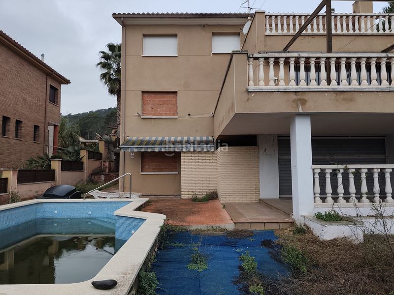 Foto 0c24d52e-fad0-4707-a091-f72b5bef3a03. Xalet amb xemeneia calefacció aparcament piscina a Canyelles