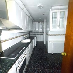 Flat in La Nova Esquerra de l´Eixample. Amplio de 110 m² - 4 habitaciones - 2 baños - balcon