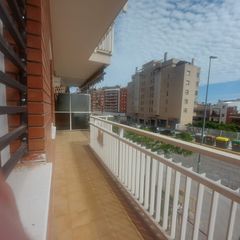 Appartamento in Avinguda de l'eramprunyà nº6. Junto plaza catalunya, excelente piso exterior en finca excelent