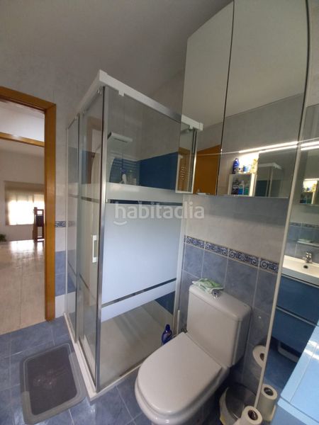 Foto 7801fd45-e6cb-4be0-9952-8e5b6e9b4e45. Casa adossada amb xemeneia calefacció aparcament a Lliçà d´Amunt