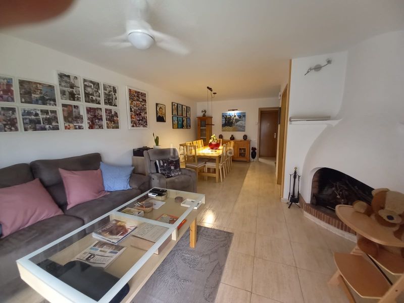 Foto ea4edc1d-4ce1-431e-9994-8c1ee958da3d. Casa adossada amb xemeneia calefacció aparcament a Lliçà d´Amunt