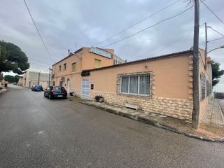 Edificio in Cm-3214 2. Oportunidad de inversión unica 1000m2 para cualquier negocio  ac
