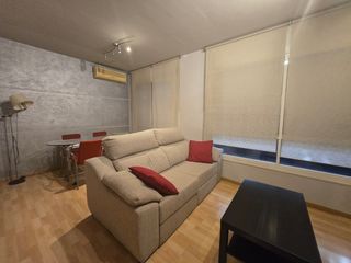 Piso  Pasaje escorxador de l'. Apartamento en puro centro, para entrar a vivir, exterior con mu