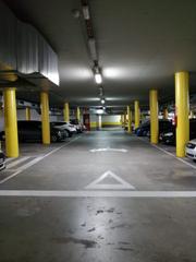 Rent Motorcycle parking in Carrer del torrent de l'olla 161. Plazas de moto en plaça de les dones del 36