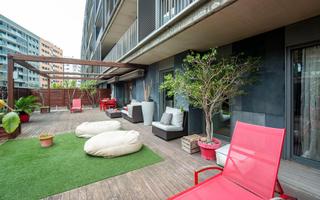 Flat  Carrer de lope de vega. Preciosa planta baja con terraza en poblenou.