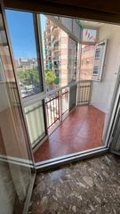 Flat  Carrer hierbabuena. Esquinero, todo exterior