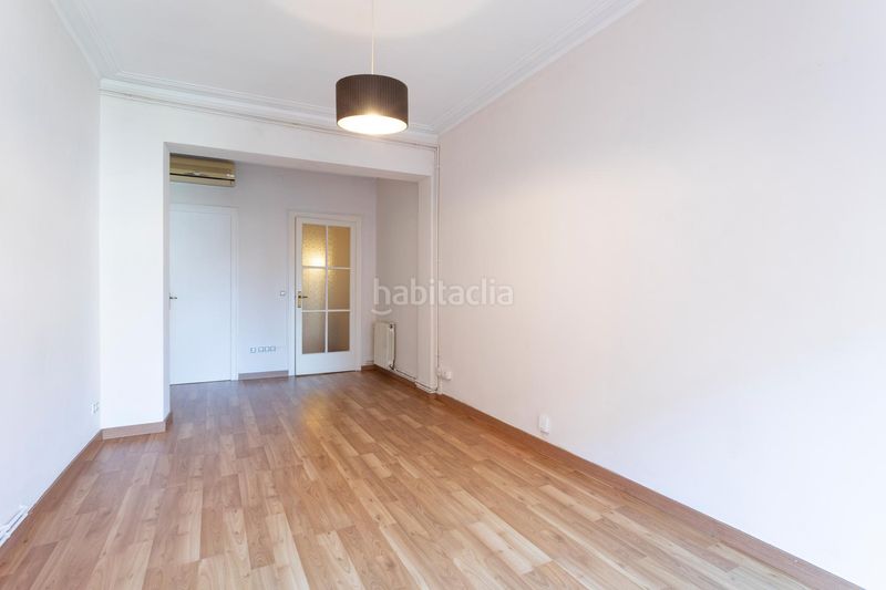 Foto 435bdf98-2069-46c0-9c0a-0d841c0c33e5. Pis amb calefacció a Vila de Gràcia Barcelona