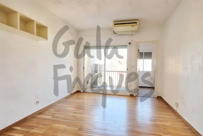 Foto 0aceddcd-e69f-4dc0-bd76-67cb9d400523. Pis a El Camp de l´Arpa del Clot Barcelona