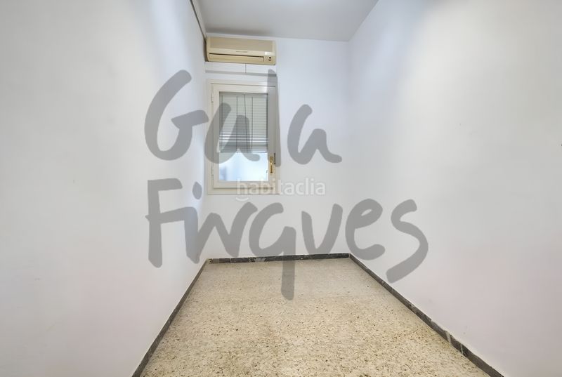 Foto 7cf5b3bc-f828-48a3-909a-84387523ee83. Pis a El Camp de l´Arpa del Clot Barcelona