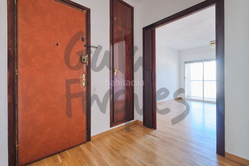 Foto fadd6f78-e5e4-41ab-9724-0466652b80cf. Pis a El Camp de l´Arpa del Clot Barcelona