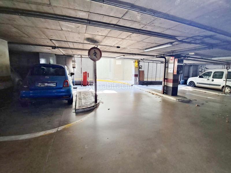 Foto e795502f-1ca0-42d6-a2d3-383d15af991f. Aparcament cotxe a Riu Nord Santa Coloma de Gramenet