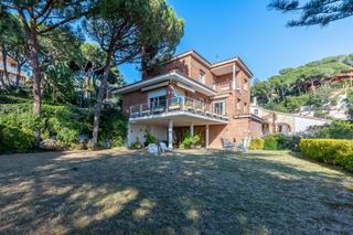 Casa  Riu segre. Casa en les sureres