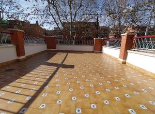 Pis  Ramon berenguer iv. Piso con terraza y parking junto a parque europa