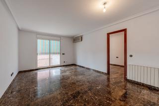 Pis  Juan valentin escalas. Piso con ascensor y terraza