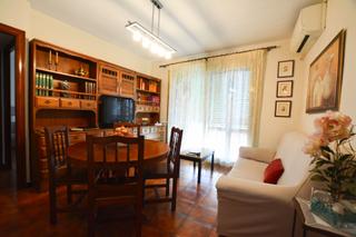 Etagenwohnung  Irlanda. Piso en cirlanda con balcon