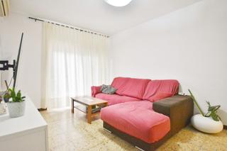 Pis  Generalitat. Piso centrico con balcon y ascensor