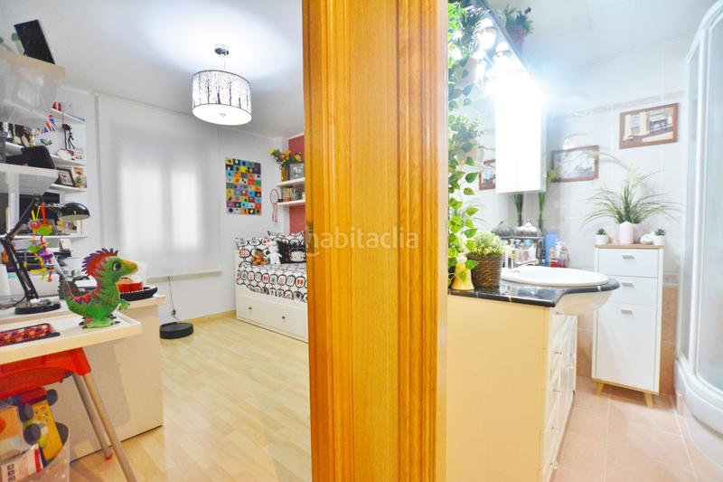 Foto 494d239e-f113-4502-ba68-092cc69abba2. Piso  reformado en cnapoles en Llatí Santa Coloma de Gramenet