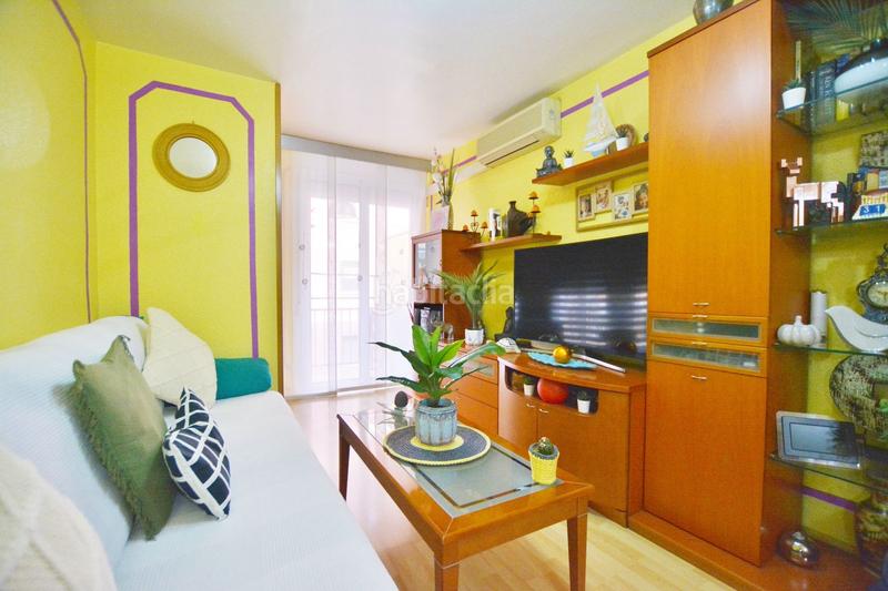 Foto ebd8bd1b-806f-465d-ba45-29e0f2f2512a. Piso  reformado en cnapoles en Llatí Santa Coloma de Gramenet