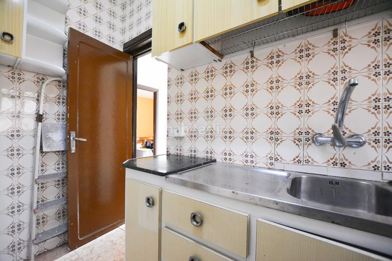 Foto 05de0a5d-db97-4322-b862-7ffc1ca7aeea. Haus mit parking in Singuerlín Santa Coloma de Gramenet