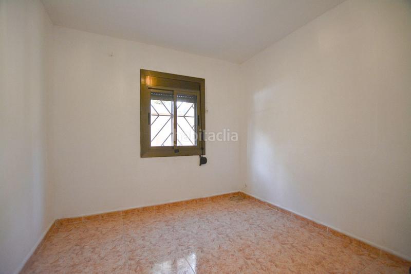 Foto 0e68bd1b-6100-4704-8707-562fb8af6a28. Haus mit parking in Singuerlín Santa Coloma de Gramenet