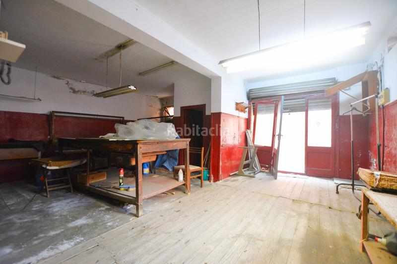 Foto 4a6e486f-4ce1-4287-b224-55208fd3ec59. Haus mit parking in Singuerlín Santa Coloma de Gramenet