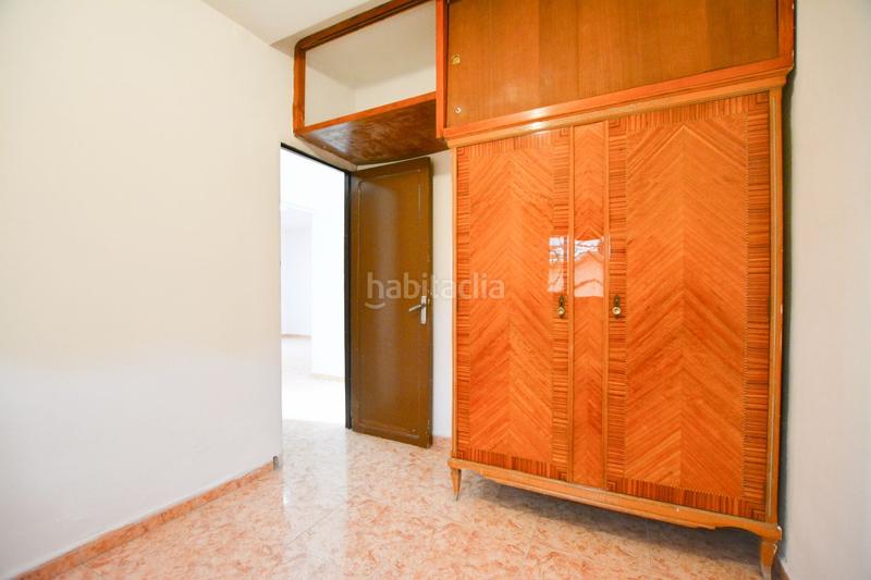 Foto 50056789-8f69-482e-ba55-6e2d7f263709. Haus mit parking in Singuerlín Santa Coloma de Gramenet