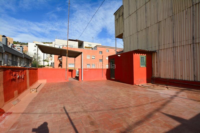 Foto 66bcf847-259d-480c-90eb-334ca1a333aa. Haus mit parking in Singuerlín Santa Coloma de Gramenet