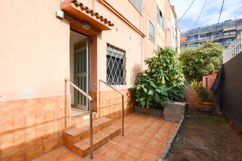 Foto 6d2d7324-2d94-478a-b601-3592575d9ad0. Haus mit parking in Singuerlín Santa Coloma de Gramenet