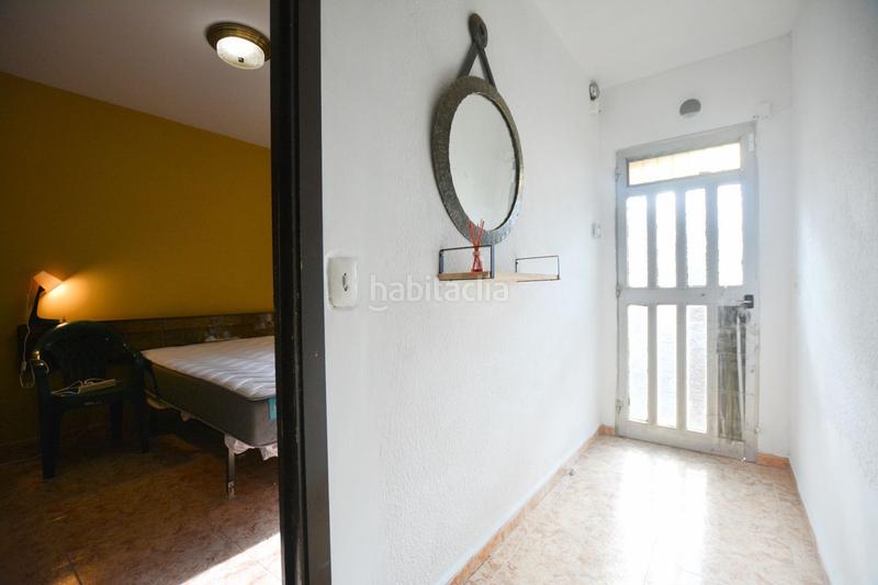 Foto 7cef9f17-b5b6-4e8d-91fd-bfb1bd9819c6. Haus mit parking in Singuerlín Santa Coloma de Gramenet