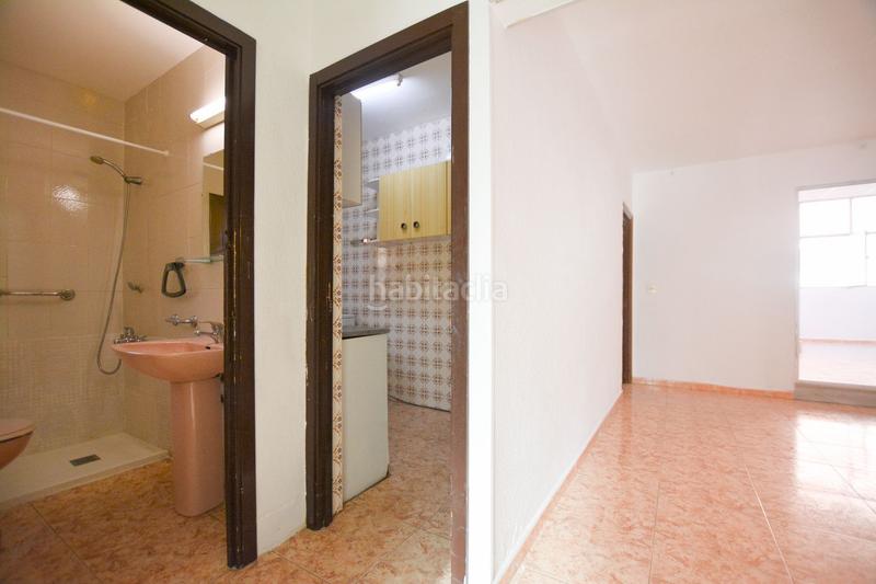 Foto 906dda99-4d2d-4a44-8e16-3b59385ac9b6. Haus mit parking in Singuerlín Santa Coloma de Gramenet