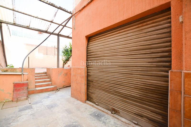 Foto 9c997414-c9c1-435f-a813-549409e47ed1. Haus mit parking in Singuerlín Santa Coloma de Gramenet