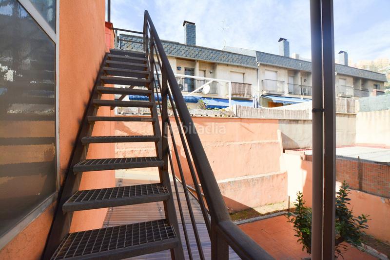 Foto ba6180c2-ede2-4468-9f30-4ec5d4204e00. Haus mit parking in Singuerlín Santa Coloma de Gramenet