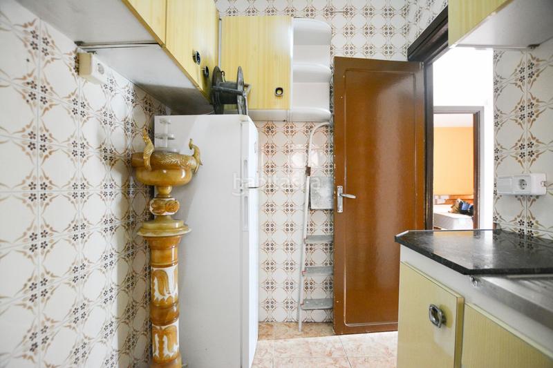 Foto cbcd2801-0375-438a-8853-2481e70b901e. Haus mit parking in Singuerlín Santa Coloma de Gramenet