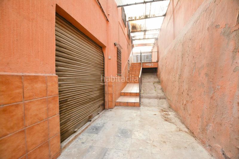 Foto ce628c92-0eba-4e74-9acc-59a8cef1372e. Haus mit parking in Singuerlín Santa Coloma de Gramenet