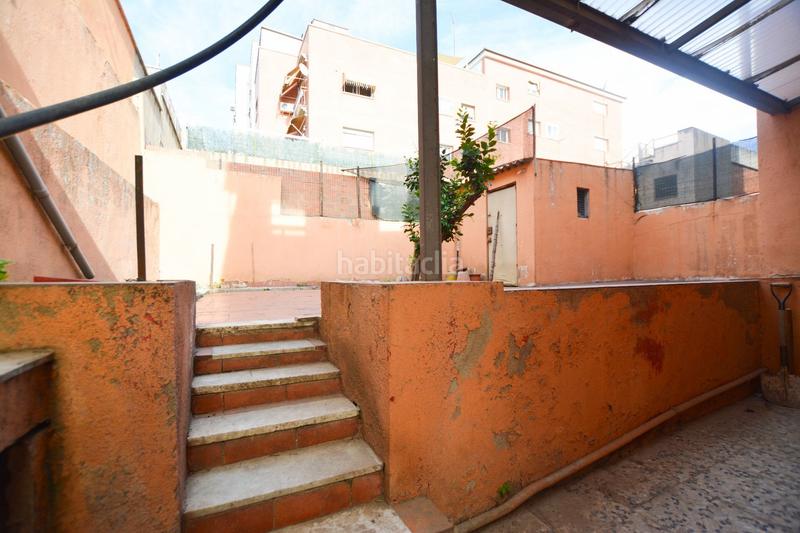 Foto f92f66f9-e146-4fb4-9191-e03fc68d1b0b. Haus mit parking in Singuerlín Santa Coloma de Gramenet