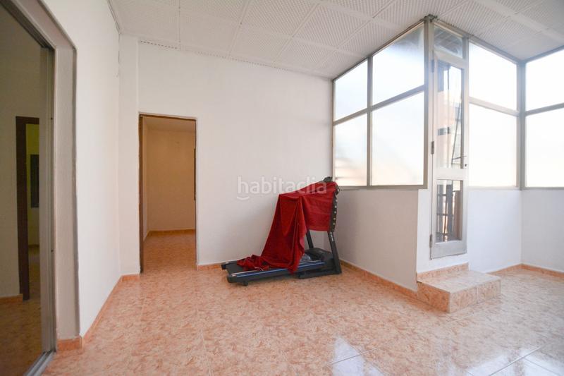 Foto fc429a63-1150-4429-bd0e-111b19ee22e7. Haus mit parking in Singuerlín Santa Coloma de Gramenet