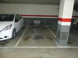 Aparcament cotxe a Vilapicina - Torre Llobeta. Plaza de parking venta barcelona