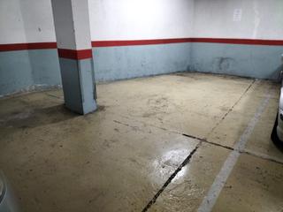 Aparcament cotxe a Turó de la Peira