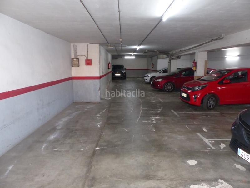 Foto ebaa16c1-c0f2-4f5e-9fea-d656c9a395af. Parking coche parking en cpedrell de facil acceso en planta nivel calle en Barcelona